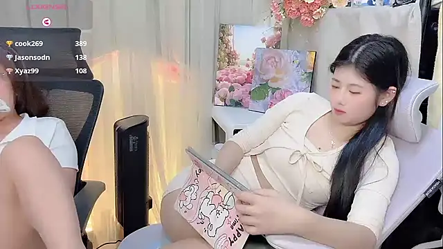 Yvonne-07 online show from December 2025 12:49:02 AM