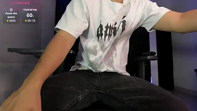 Liam Mateo online show from March 2026 09:41:01 PM