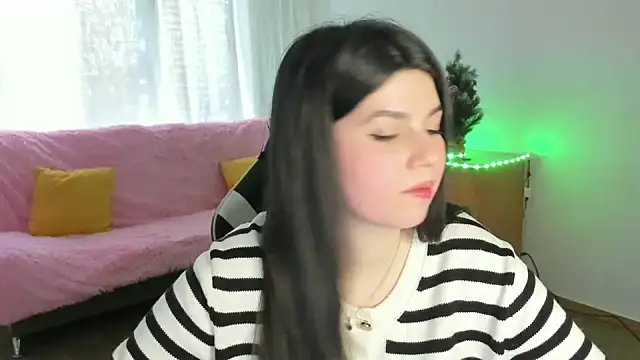 KisaModel online show from February 2026 08:13:02 AM