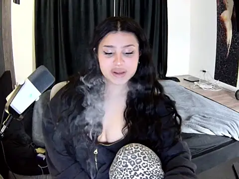 Nicole Pars online show from February 2026 05:10:01 PM