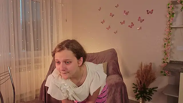 HazeElariel online show from March 2026 03:33:01 PM