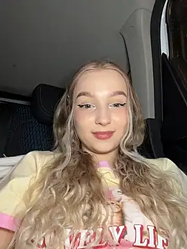 Snapshot of -teenytiny- chatting on December 2025 03:17:01 PM -teenytiny- online show from December 2025 03:17:01 PM