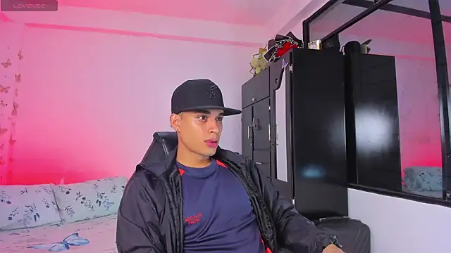 Snapshot of Michael_Jordan_zz chatting on January 2026 11:39:02 PM Michael Jordan zz online show from January 2026 11:39:02 PM