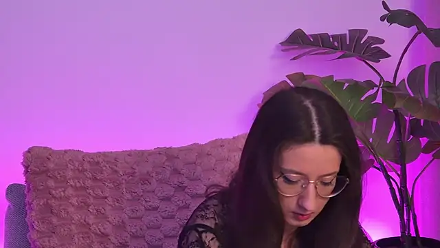 TheaMalekoo online show from April 2026 06:58:02 AM