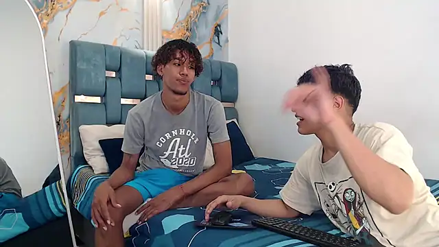 YOUNG GUYS1 online show from February 2026 01:21:01 AM