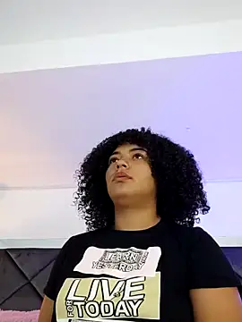 LunaaCurly online show from March 2026 08:01:01 PM