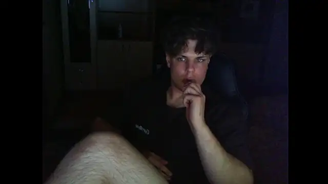 GymGuy0505 online show from May 2026 09:35:02 PM