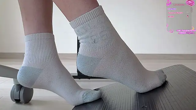 Feetbeth online show from April 2026 05:18:01 PM