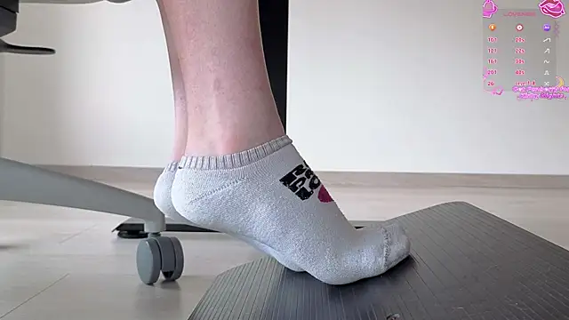 Feetbeth online show from April 2026 08:15:02 PM