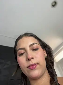 Valeria-escobar online show from March 2026 01:39:01 PM