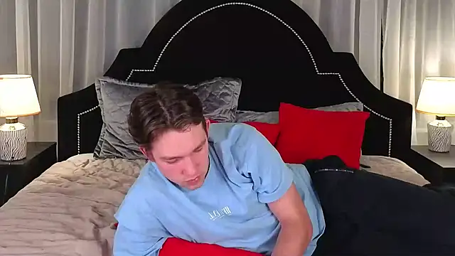 Snapshot of JamesRaww chatting on December 2025 04:44:01 PM JamesRaww online show from December 2025 04:44:01 PM