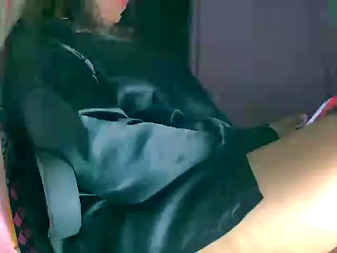 Snapshot of butterflyslay chatting on December 2025 09:09:01 PM butterflyslay online show from December 2025 09:09:01 PM