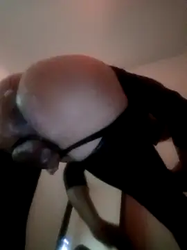 Olivassl22 online show from March 2026 09:31:01 PM