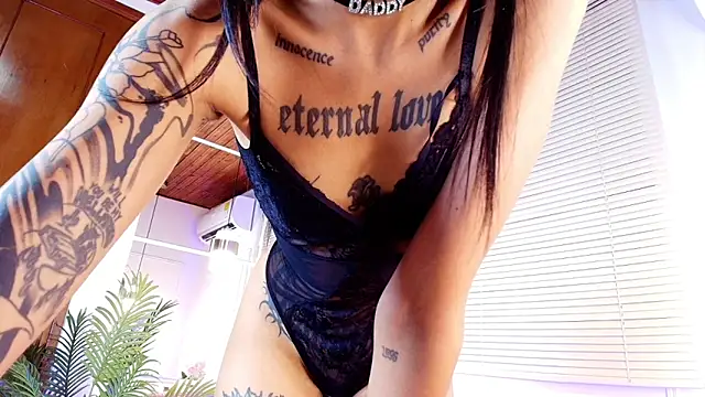 Snapshot of emily_burton18 chatting on February 2026 12:10:02 PM emily burton18 online show from February 2026 12:10:02 PM