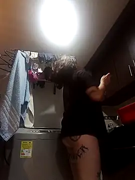 Divine Pouvoir online show from April 2026 12:39:01 PM