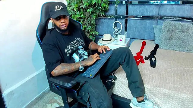 jay jhonson01 online show from March 2026 04:31:01 AM