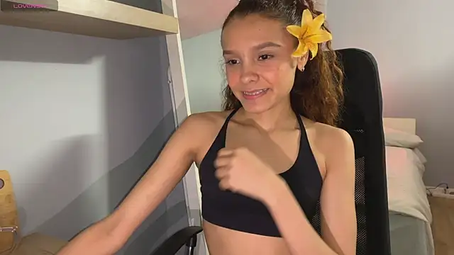 Snapshot of Sunshineegirll chatting on December 2025 04:48:01 PM Sunshineegirll online show from December 2025 04:48:01 PM