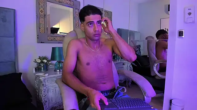 Snapshot of Lincon_Casttan chatting on December 2025 11:15:02 AM Lincon Casttan online show from December 2025 11:15:02 AM