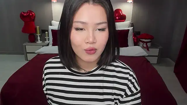 Snapshot of Brunette_Charm chatting on February 2026 10:58:01 AM Brunette Charm online show from February 2026 10:58:01 AM