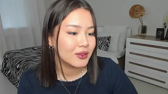 Brunette Charm online show from March 2026 11:21:01 AM