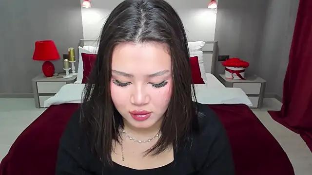 Brunette Charm online show from April 2026 11:06:01 AM