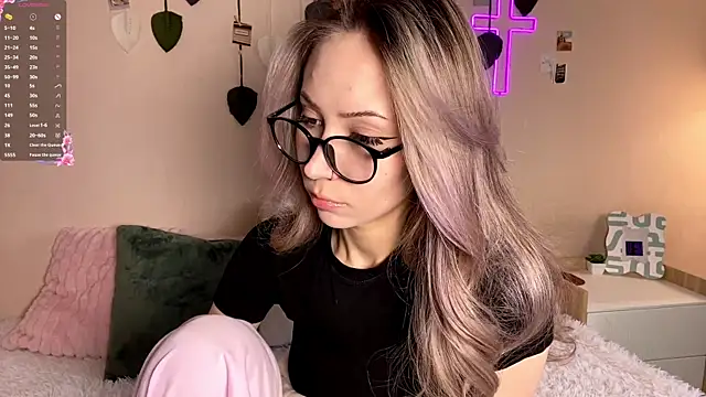 Snapshot of sun_under_skyy chatting on May 2026 04:18:02 AM sun under skyy online show from May 2026 04:18:02 AM