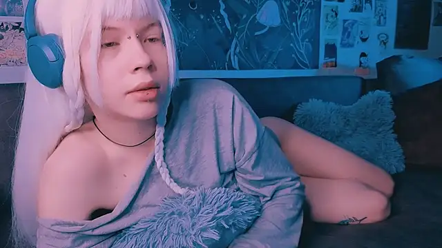 PeacchyPawss online show from April 2026 03:06:01 AM