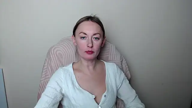 LiaSeass  online show from February 2026 12:52:02 PM