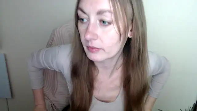 Snapshot of LiaSeass_ chatting on April 2026 12:21:02 PM LiaSeass online show from April 2026 12:21:02 PM