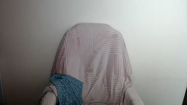 Snapshot of LiaSeass_ chatting on May 2026 12:32:02 PM LiaSeass online show from May 2026 12:32:02 PM