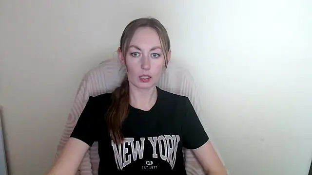 Snapshot of LiaSeass_ chatting on May 2026 01:17:02 PM LiaSeass online show from May 2026 01:17:02 PM