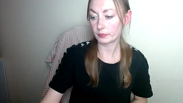Snapshot of LiaSeass_ chatting on May 2026 12:24:02 PM LiaSeass online show from May 2026 12:24:02 PM