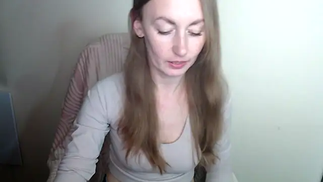Snapshot of LiaSeass_ chatting on May 2026 12:21:02 PM LiaSeass online show from May 2026 12:21:02 PM