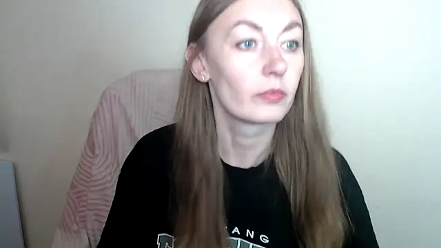 Snapshot of LiaSeass_ chatting on May 2026 11:59:01 AM LiaSeass online show from May 2026 11:59:01 AM