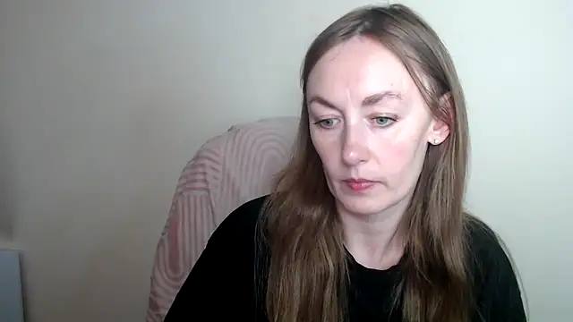 Snapshot of LiaSeass_ chatting on May 2026 12:00:01 PM LiaSeass online show from May 2026 12:00:01 PM
