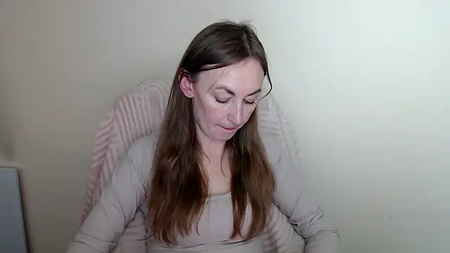 Snapshot of LiaSeass_ chatting on May 2026 12:45:02 PM LiaSeass online show from May 2026 12:45:02 PM