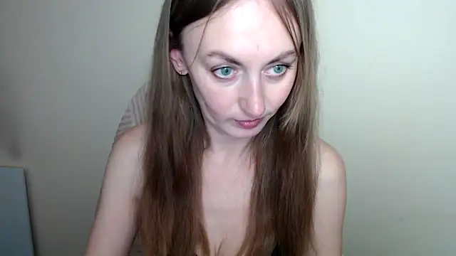 Snapshot of LiaSeass_ chatting on May 2026 11:15:02 AM LiaSeass online show from May 2026 11:15:02 AM