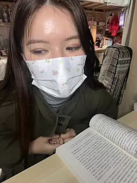 Snapshot of Momochen8839 chatting on March 2026 10:28:02 AM Momochen8839 online show from March 2026 10:28:02 AM