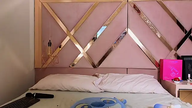 Stephanny Blush online show from March 2026 06:02:01 PM