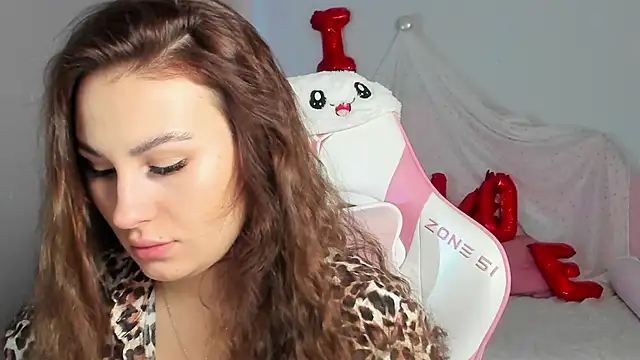 NoraFoxes online show from February 2026 05:25:02 AM