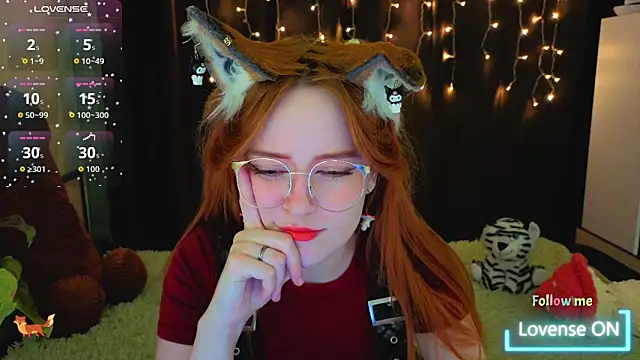 LittleFoxHole online show from December 2025 01:57:01 AM