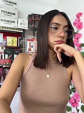 lunaluxury22 online show from February 2026 03:19:01 PM