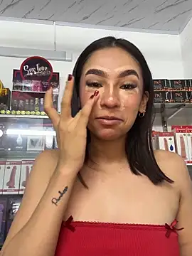 lunaluxury22 online show from April 2026 11:05:01 AM