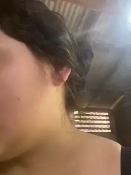 Snapshot of Maduzinha_ofc chatting on December 2025 01:38:01 PM Maduzinha ofc online show from December 2025 01:38:01 PM