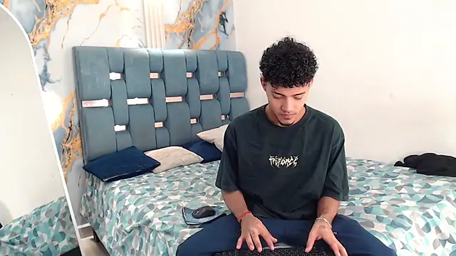 DIAMOND BLACKS online show from April 2026 07:20:01 AM