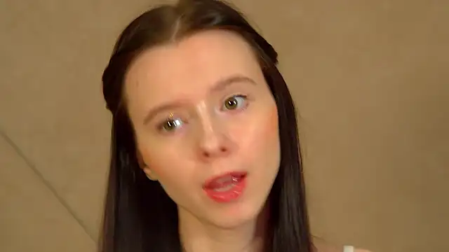 ArinaKubrick online show from April 2026 04:35:01 PM