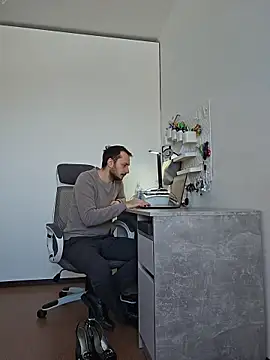 Lovebackground online show from February 2026 08:41:01 AM