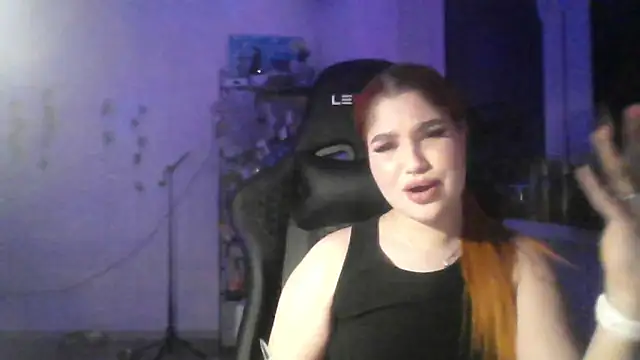 Lilfiregirl online show from December 2025 11:10:01 PM