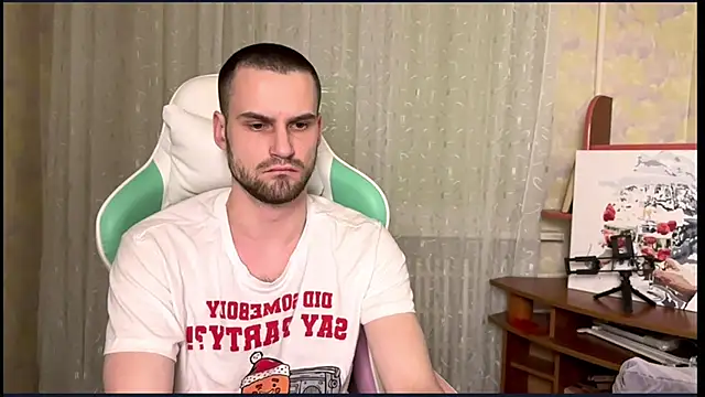 Snapshot of Iveeran chatting on December 2025 07:53:02 PM Iveeran online show from December 2025 07:53:02 PM