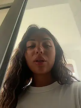 Snapshot of SilkyMira chatting on May 2026 06:30:01 AM SilkyMira online show from May 2026 06:30:01 AM